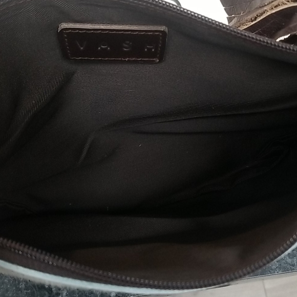 Clutch - Picture 4 of 4